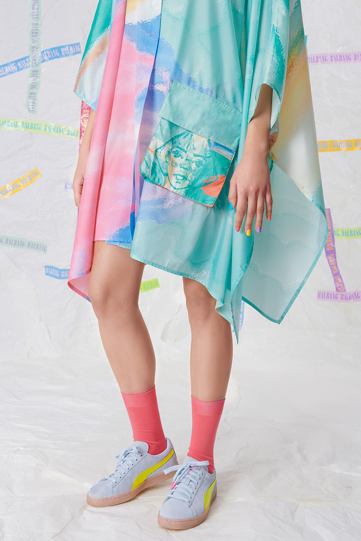 DREAM A LITTLE DREAM RAINCOAT LOOK O1