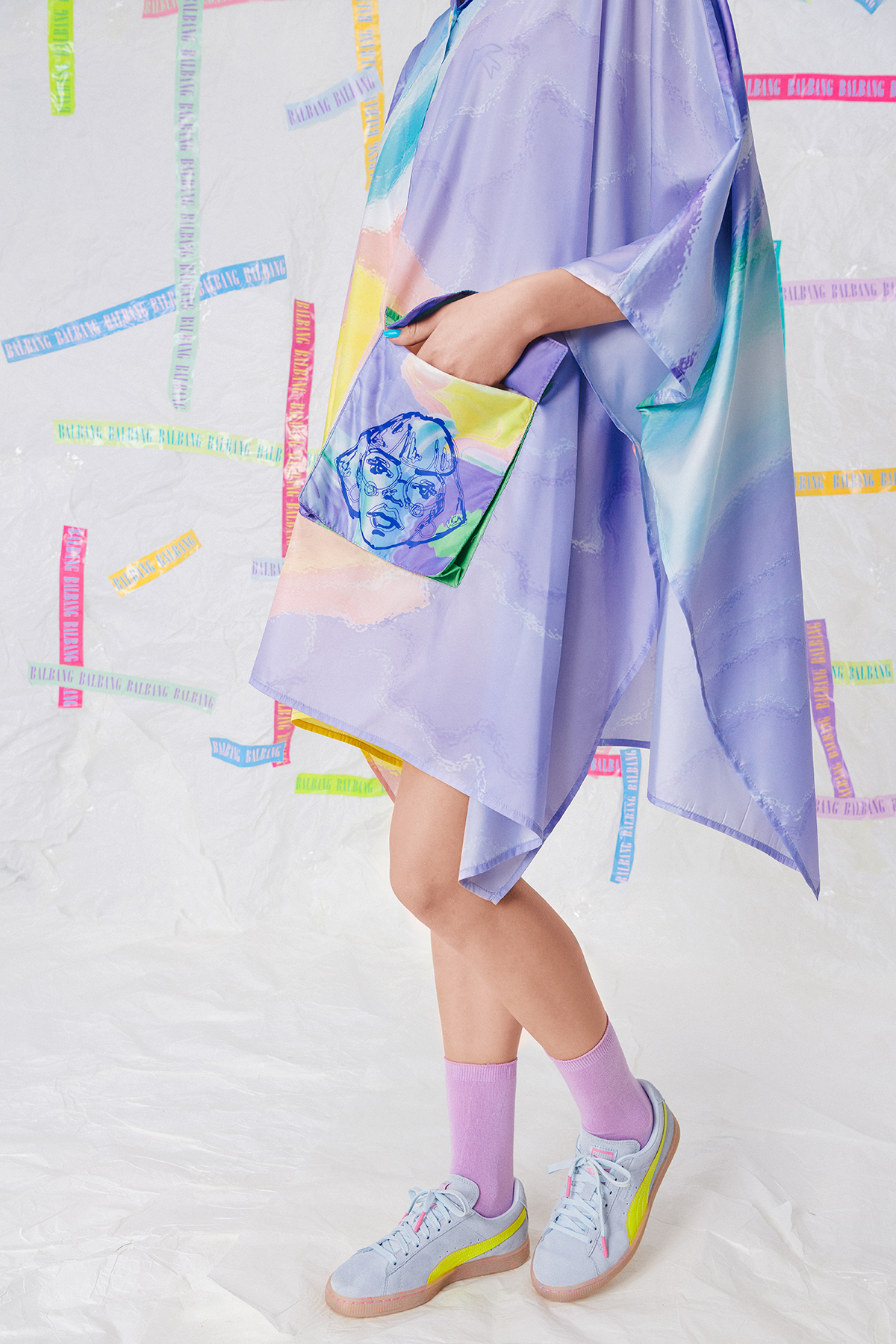 DREAM A LITTLE DREAM RAINCOAT LOOK O3